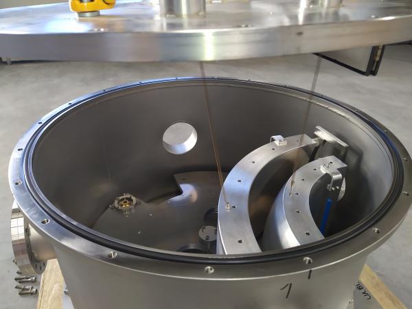 Vacuum chamber detail